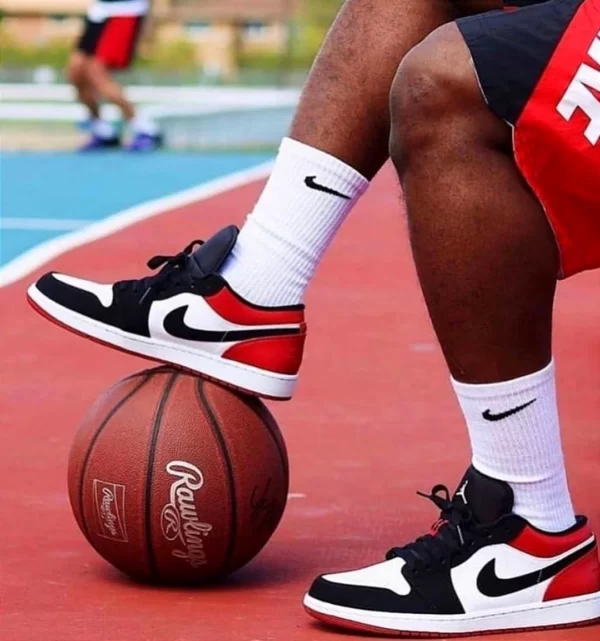 Nike Air Jordan Low Siyah-Kırmızı