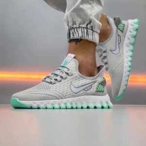 Nike Shın Fileli Gri Spor Ayakkabı