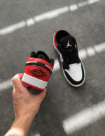 Niike Jordan Low Beyaz Siyah Kırmızı