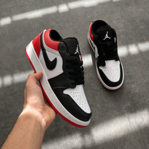 Niike Jordan Low Beyaz Siyah Kırmızı