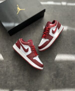 Niike Jordan Low Bordo